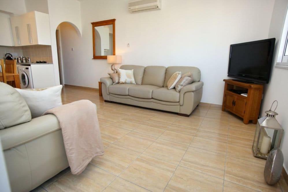 Appartement Diana 54 à Paphos Extérieur photo